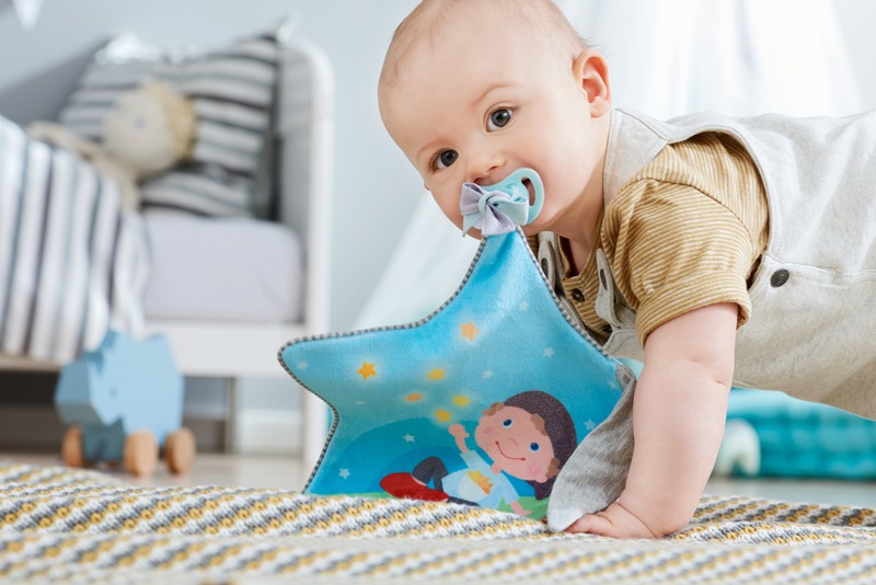 Przeglad bezpiecznych zabawek dla niemowlaka i noworodka